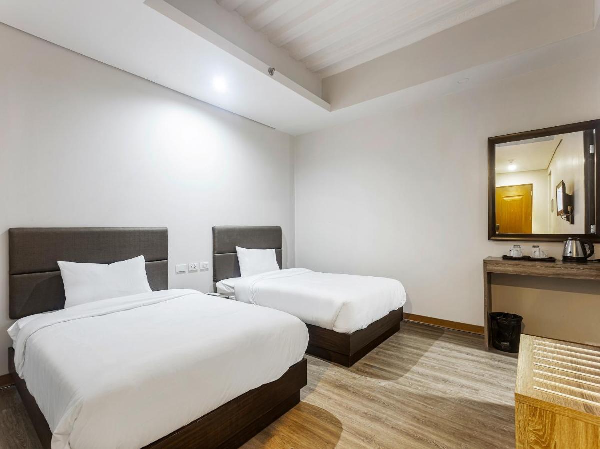 Airo Hotel Manila Eksteriør bilde